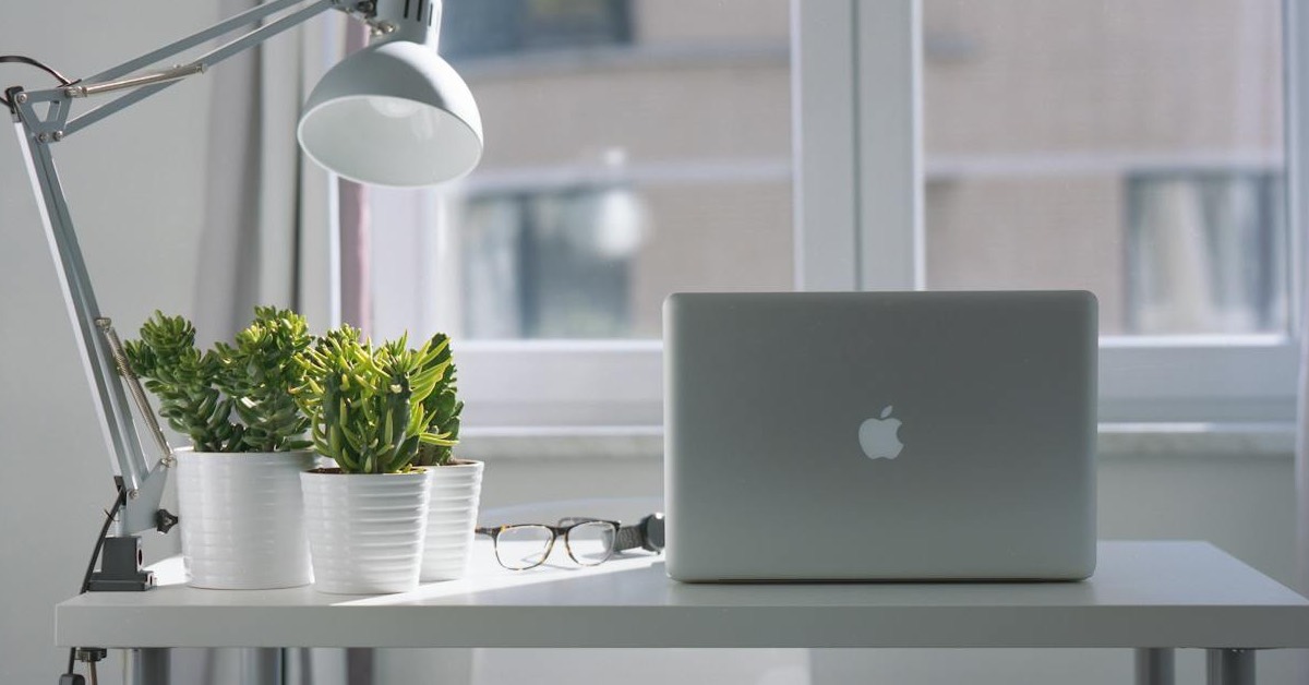 Presenting secondary windows on macOS with SwiftUI